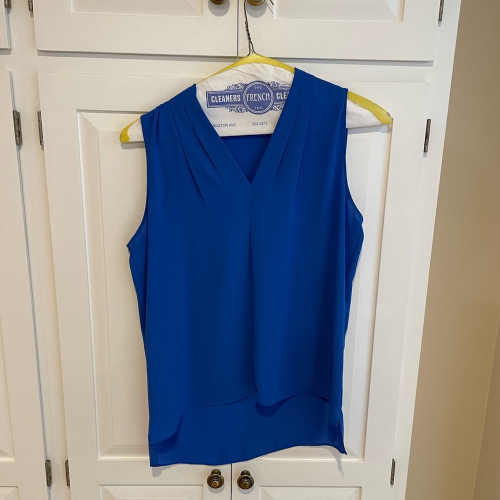 NWT Blue Sleeveless Tahari Blouse